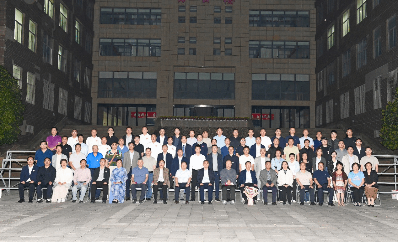 土木工程学院（建筑学院）举行校友联谊大会暨“城市更新·智建未来”高质量发展论坛