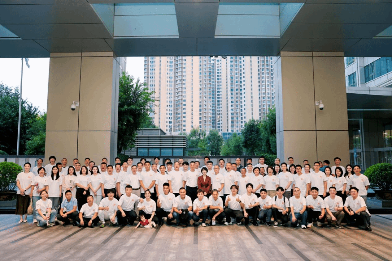 副校长王良应邀参加天津校友联谊大会